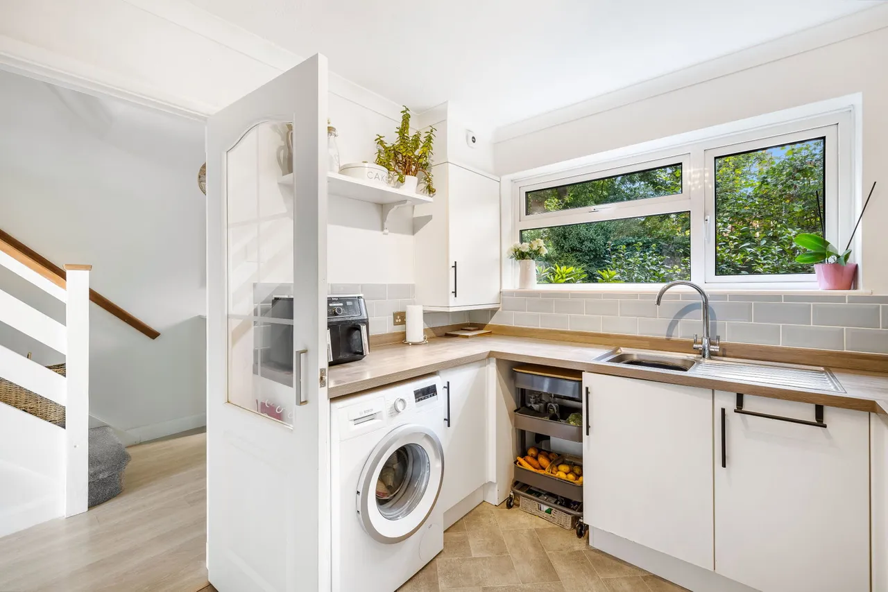 Beech Hill, Haywards Heath, West Sussex, RH16 3RX, photo 5