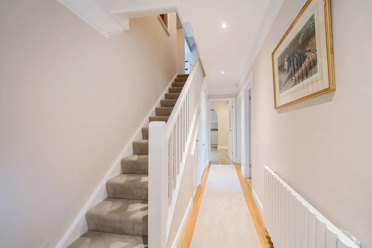 Heathyfields Road, Farnham, GU9, photo 10