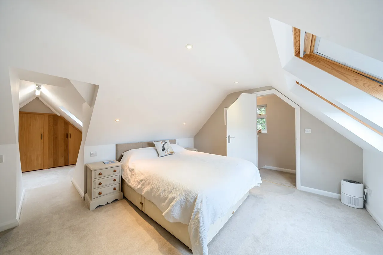 Heathyfields Road, Farnham, GU9, photo 7