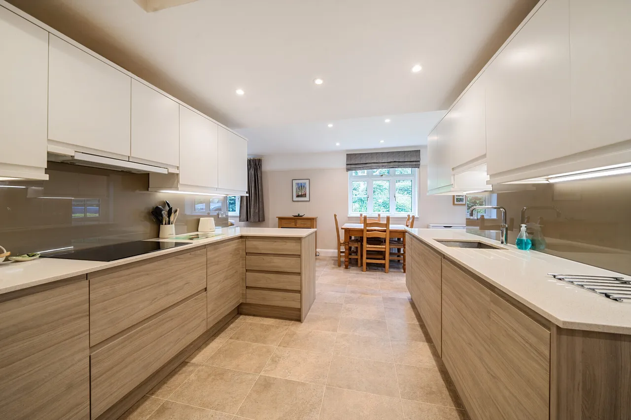 Heathyfields Road, Farnham, GU9, photo 4