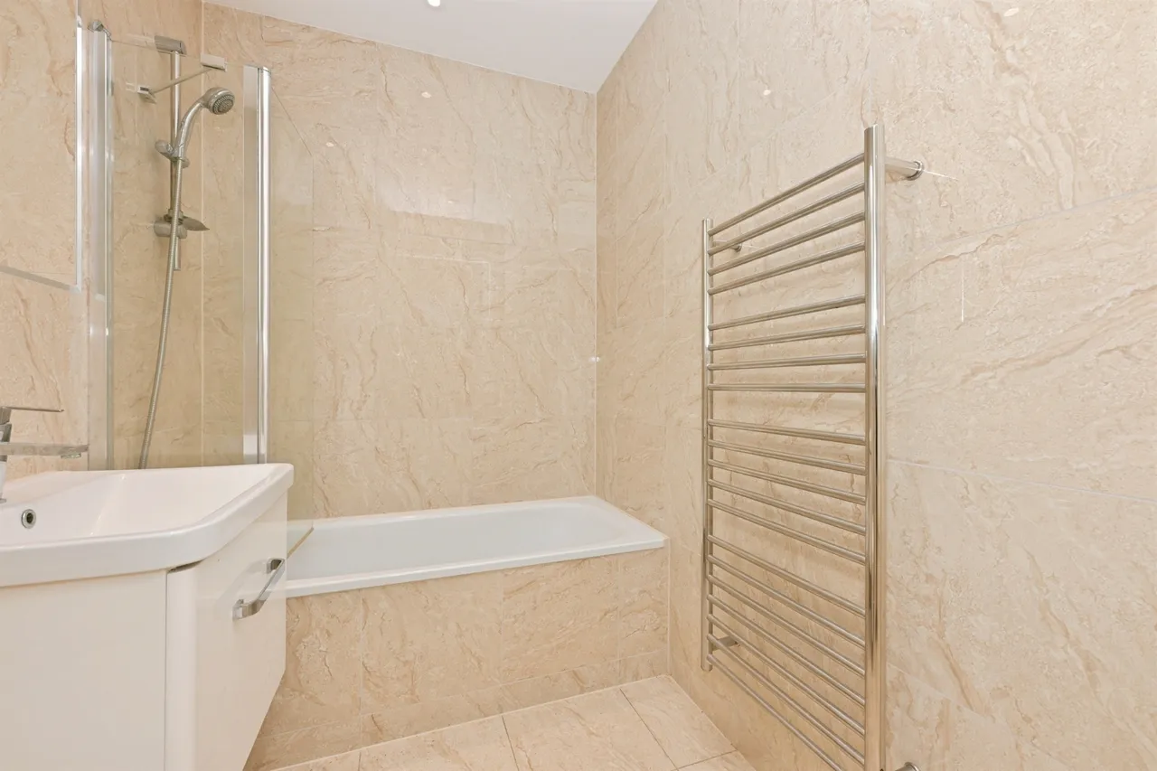 High Road, Broxbourne, photo 12