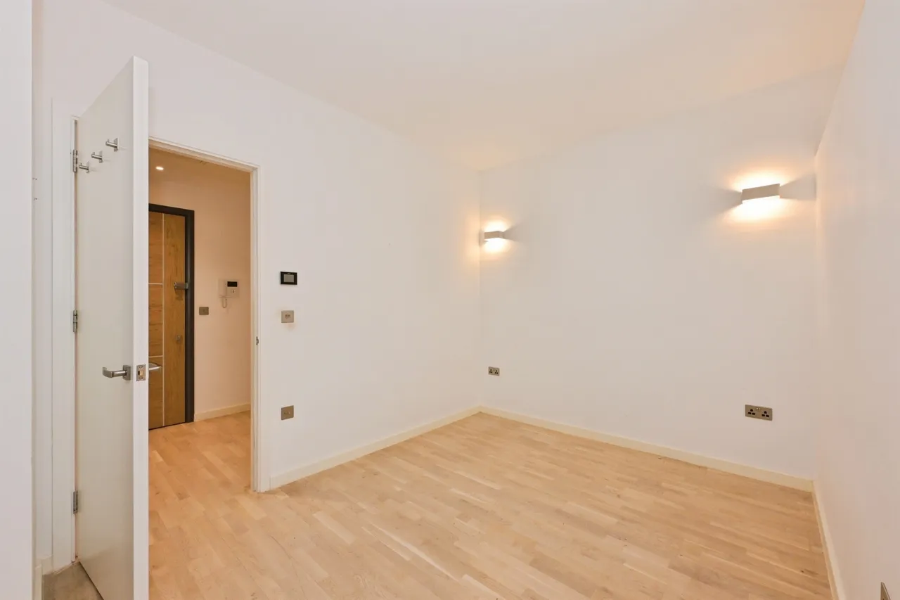 High Road, Broxbourne, photo 7