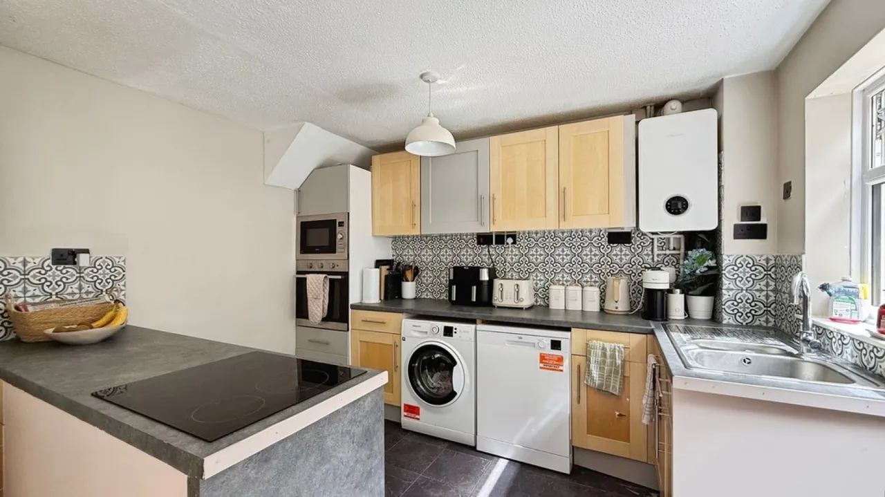 Matravers Close, Westbury, photo 5