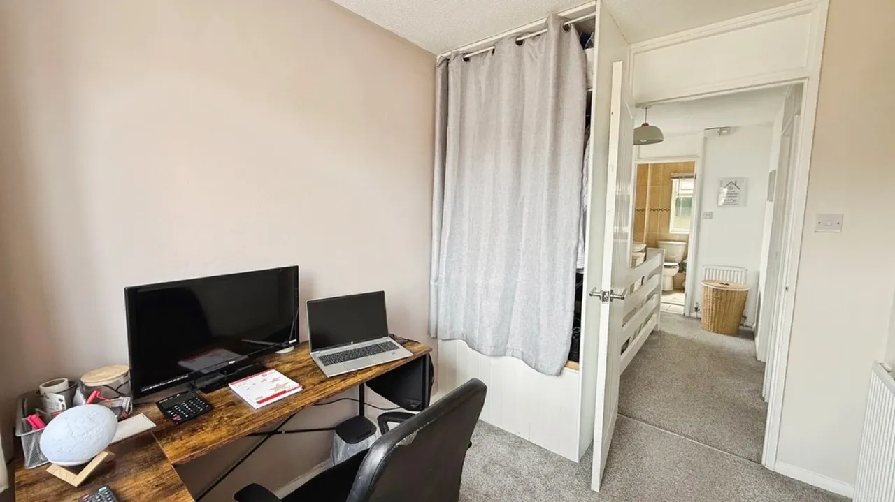 Matravers Close, Westbury, photo 11