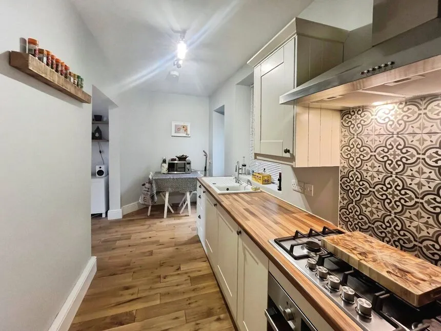Belle Vue Terrace, Luddendenfoot, West Yorkshire, HX2, photo 5