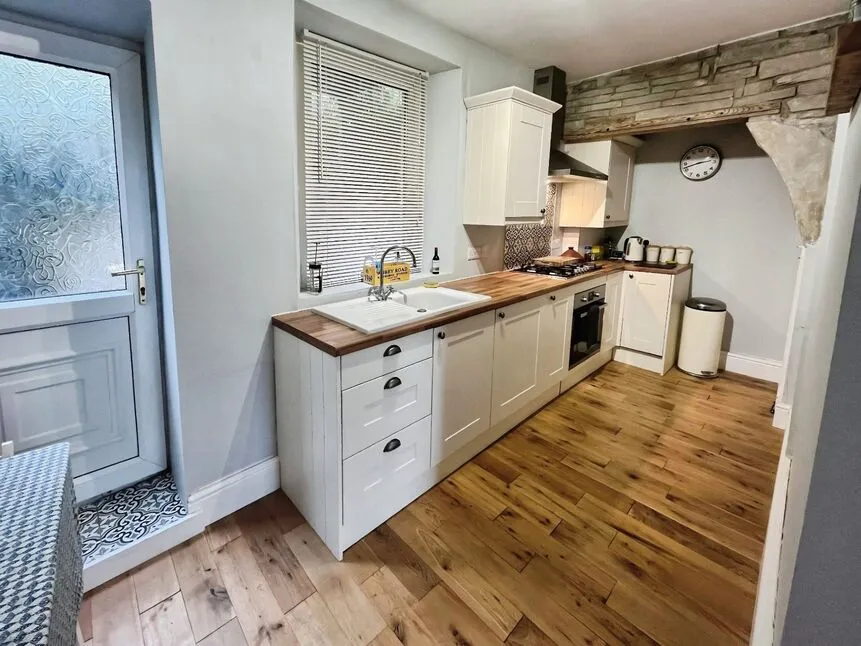 Belle Vue Terrace, Luddendenfoot, West Yorkshire, HX2, photo 6