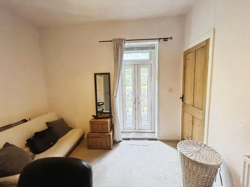 Belle Vue Terrace, Luddendenfoot, West Yorkshire, HX2, photo 12