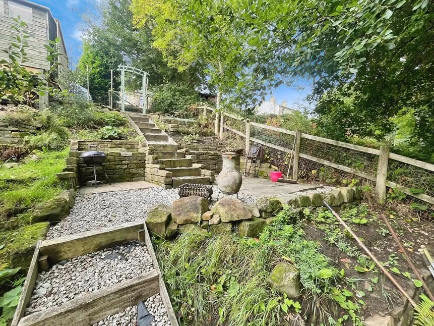 Belle Vue Terrace, Luddendenfoot, West Yorkshire, HX2, photo 7