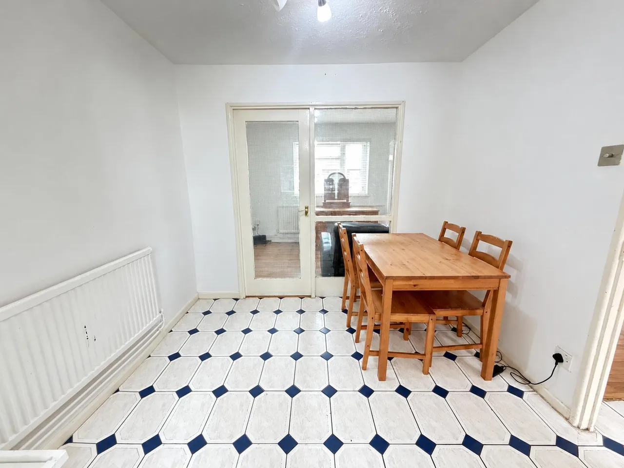 Westmorland Close, Manor Park E12, photo 12