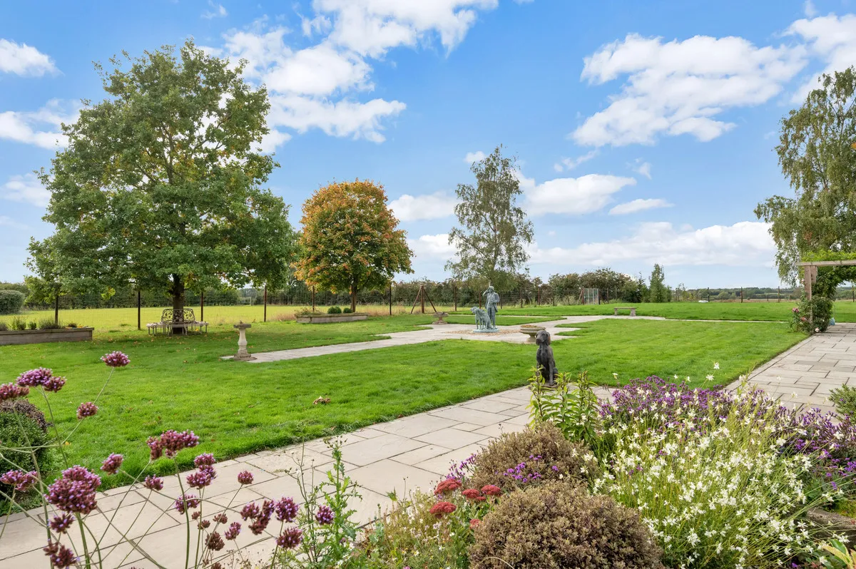 Main Road, Hawksworth, NG13, photo 16