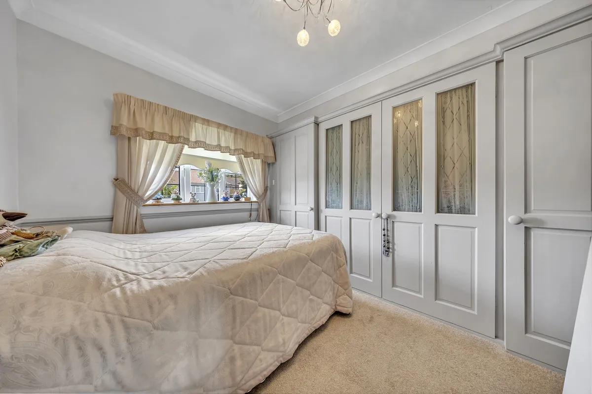 Daventry Gardens, Harold Hill, RM3, photo 11