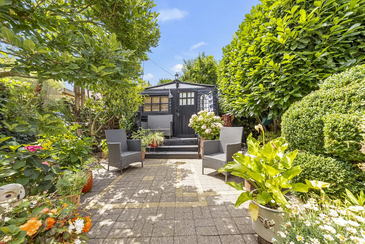 Daventry Gardens, Harold Hill, RM3, photo 4