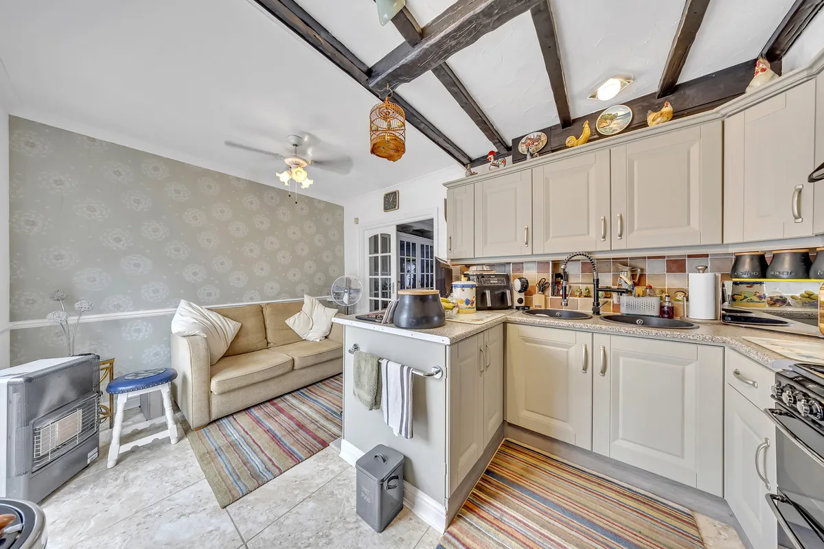 Daventry Gardens, Harold Hill, RM3, photo 8