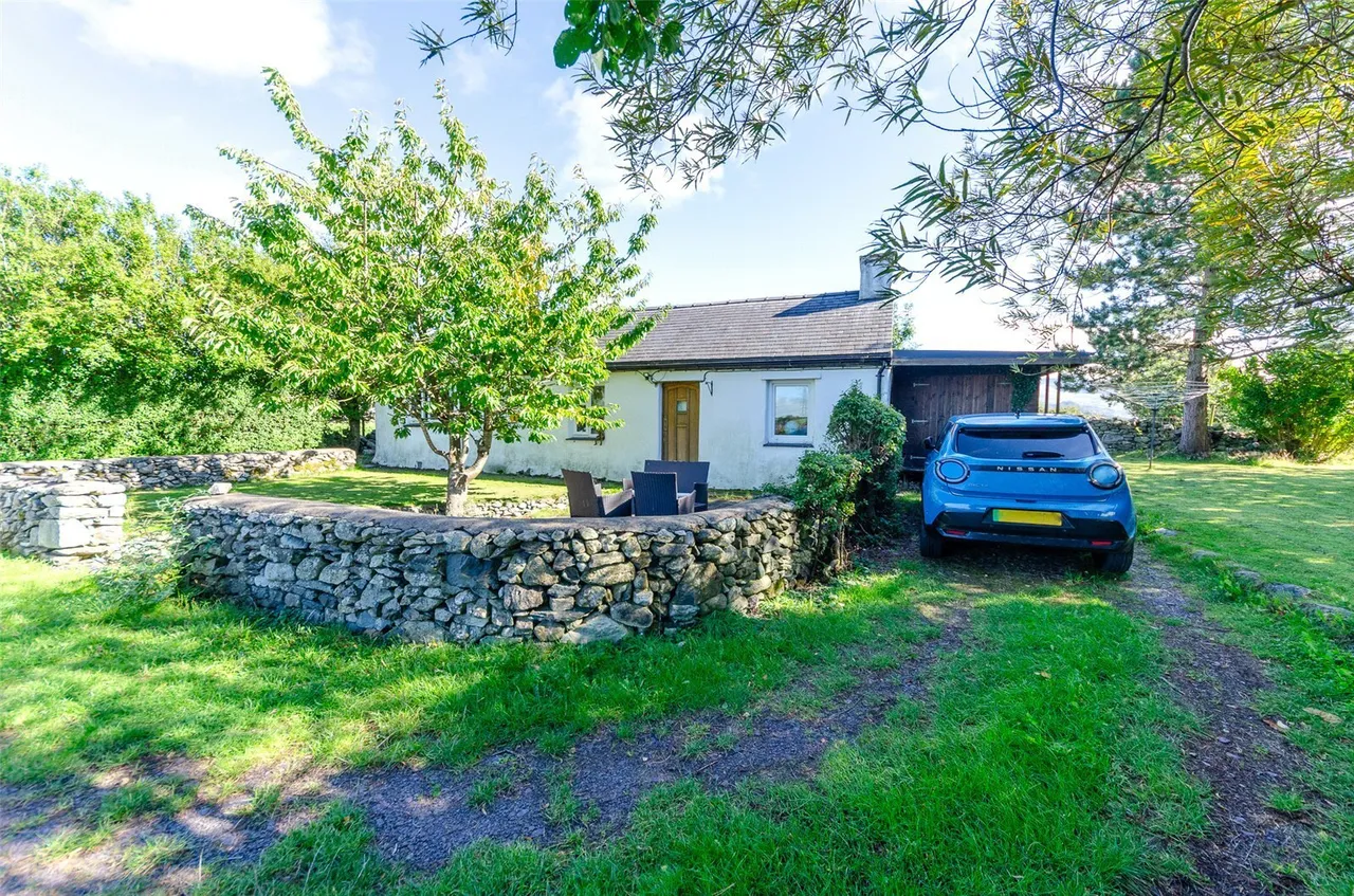 3 bed house for sale, Penisarwaun, Caernarfon, LL55