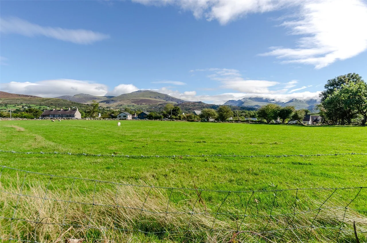 Penisarwaun, Caernarfon, LL55, photo 9