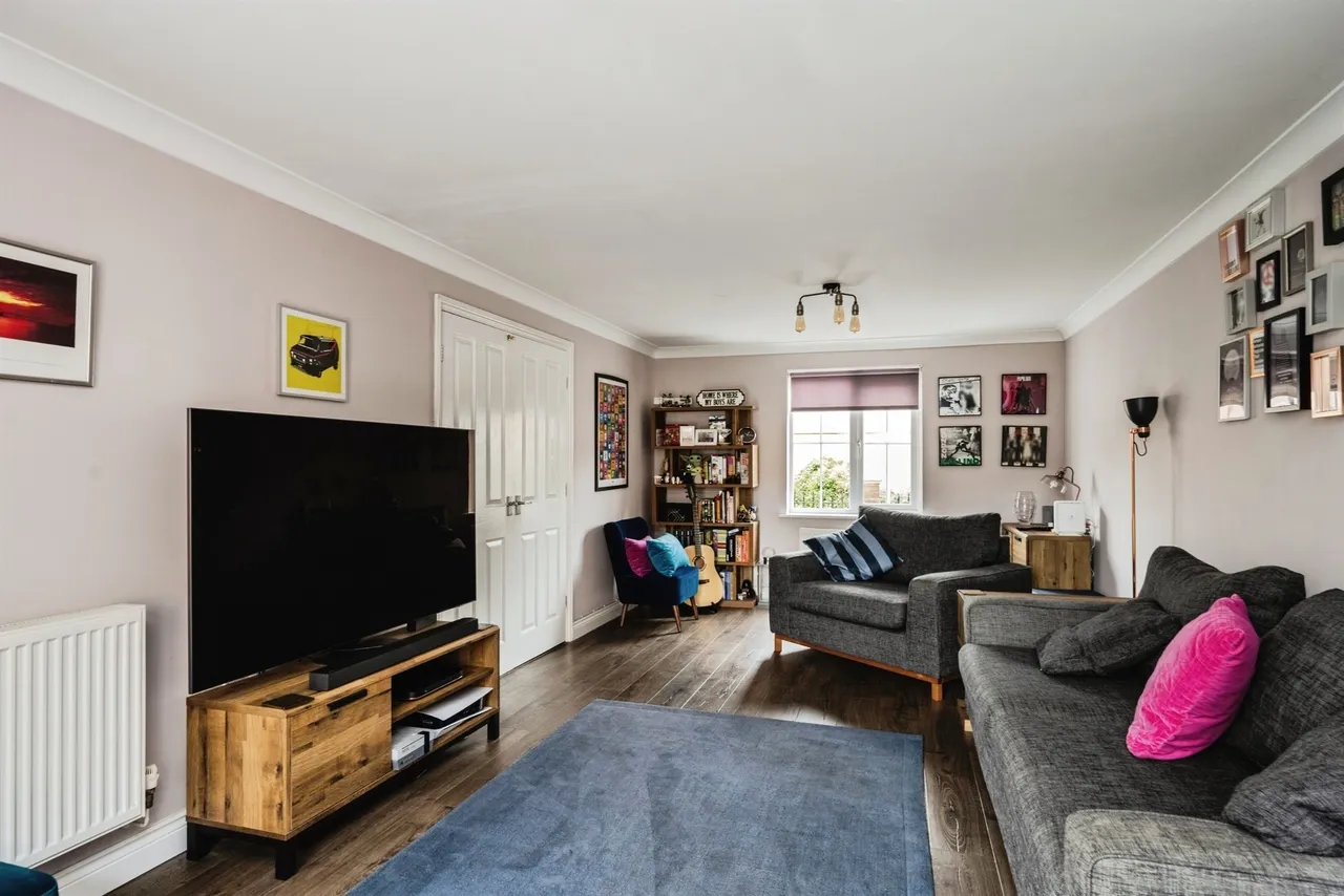 Six Mills Avenue, Swansea, SA4, photo 11