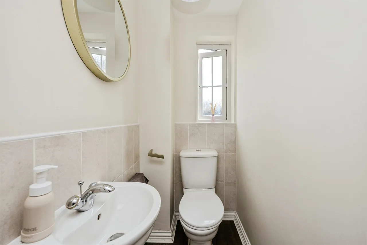 Six Mills Avenue, Swansea, SA4, photo 13