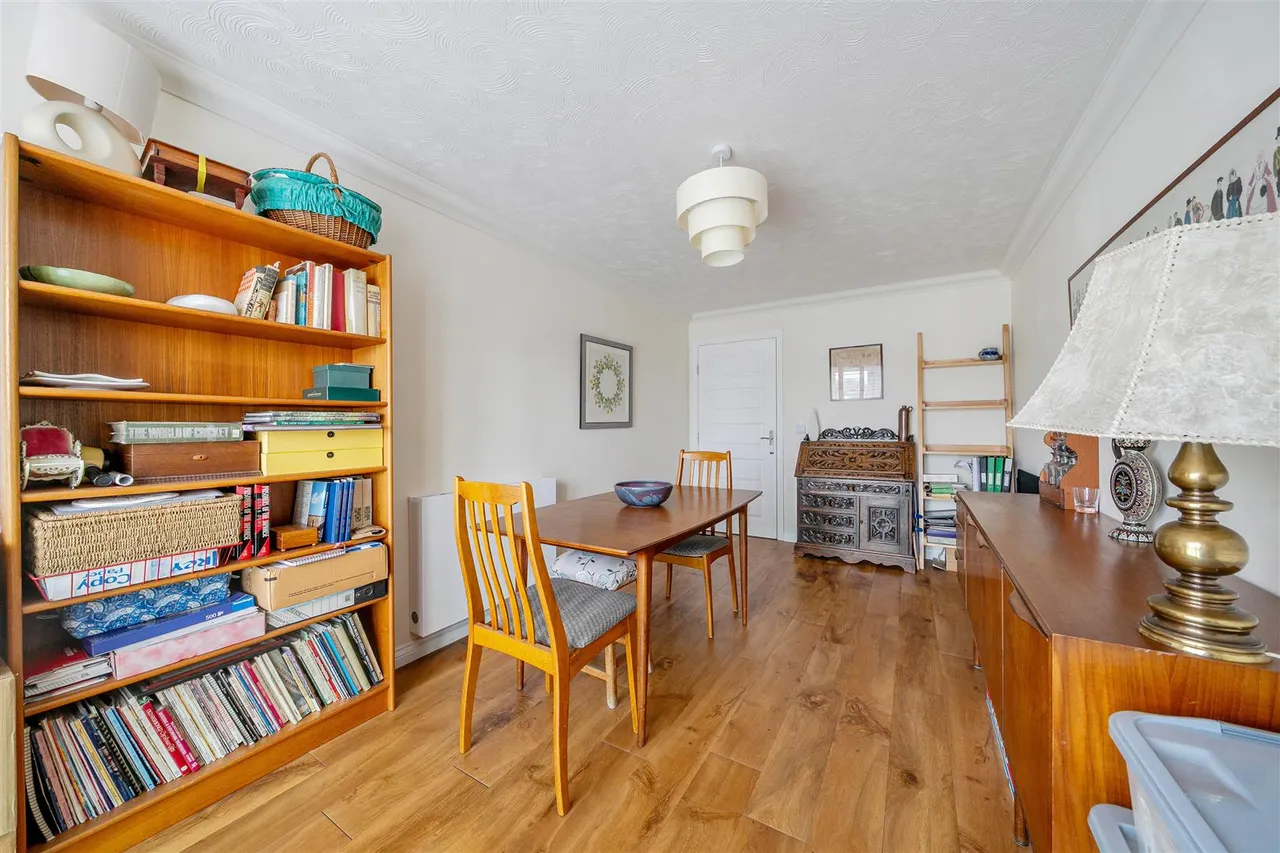 West Street, Newbury, RG14, photo 10