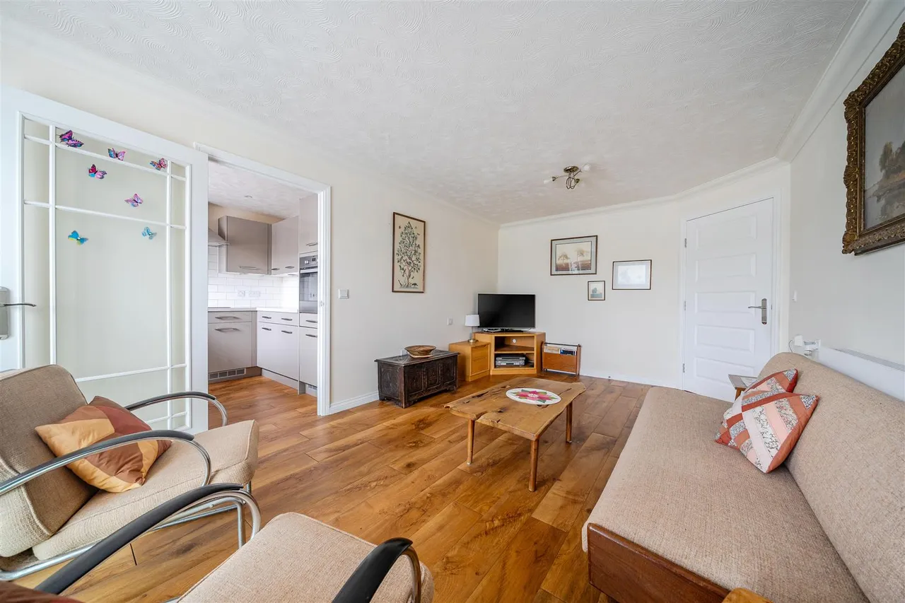 West Street, Newbury, RG14, photo 4