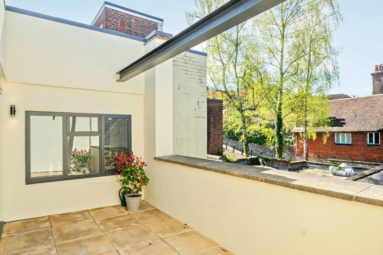 1 bed property for sale, High Street, Haslemere, GU27
