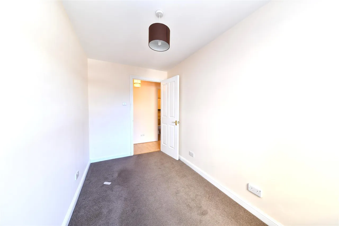 Bedwell Crescent, Stevenage, Herts, SG1 1WZ, photo 5