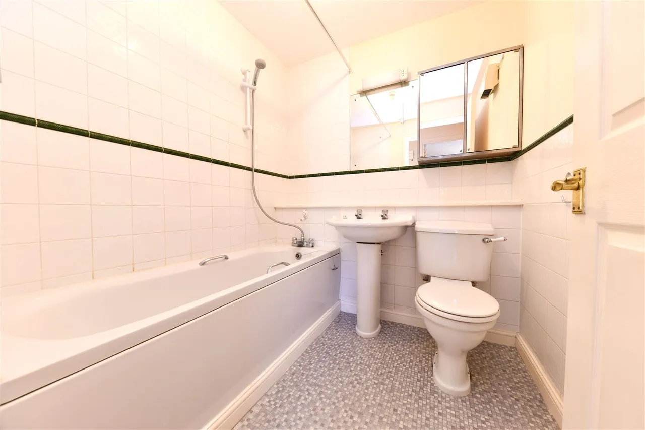 Bedwell Crescent, Stevenage, Herts, SG1 1WZ, photo 6