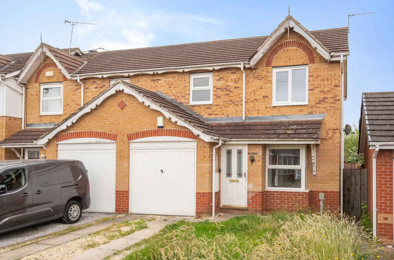 3 bed house for sale, Harlequin Drive, Kingswood, HU7
