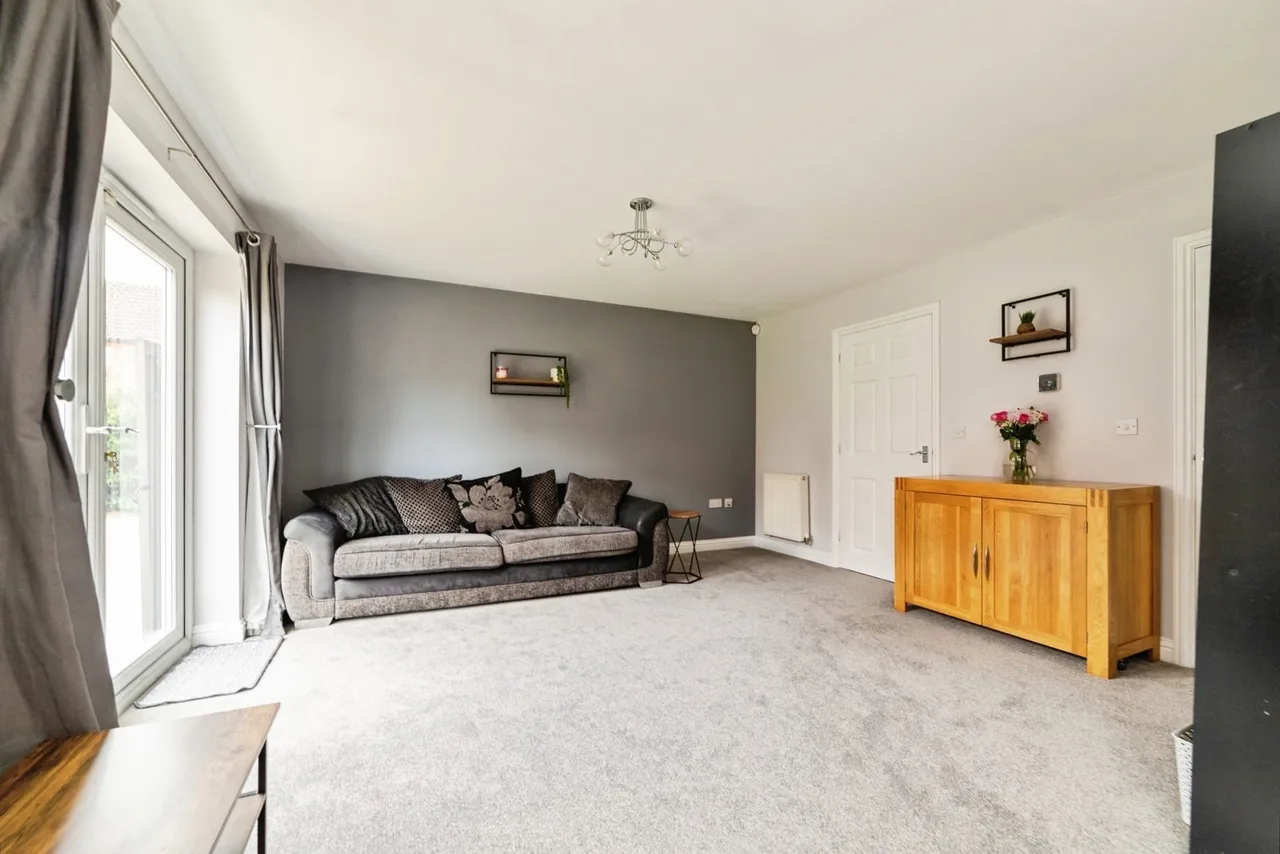 Goldfinch Drive, Sandy, Bedfordshire, SG19, photo 3