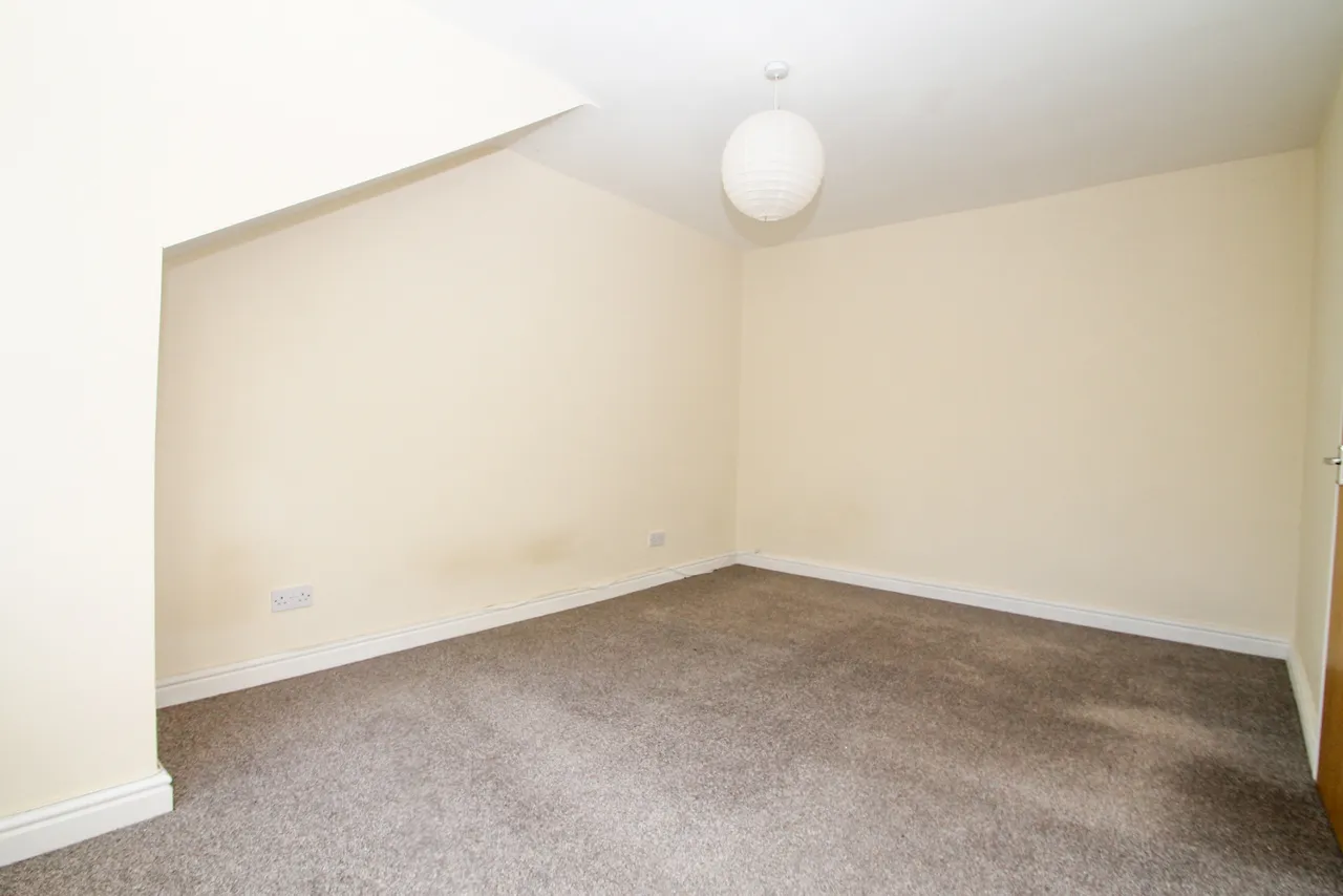 Stanningley Road, Armley, LS12, photo 6