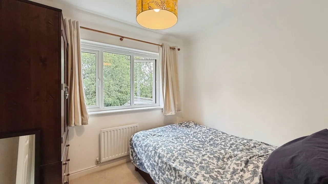 Falcon Road, Warminster, photo 11
