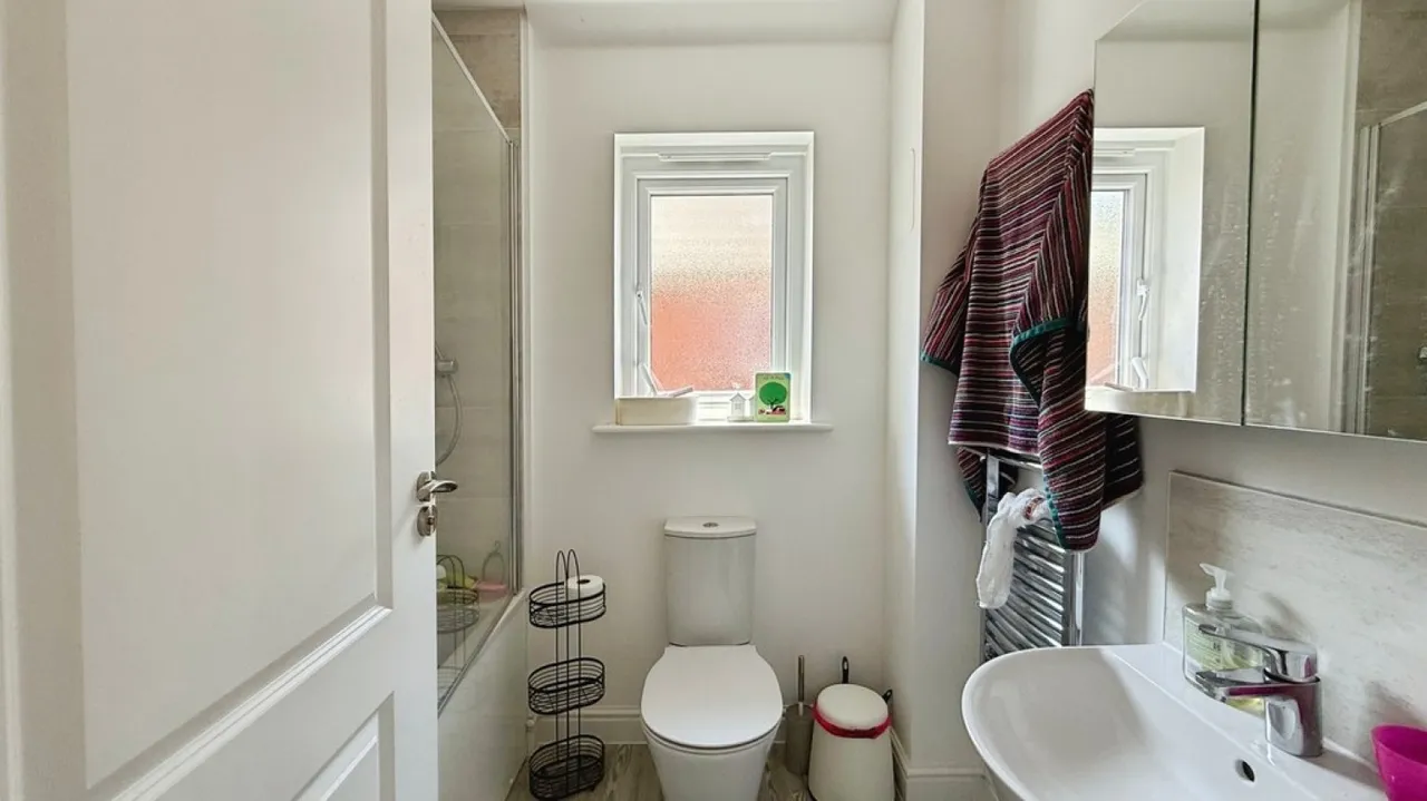 Falcon Road, Warminster, photo 12