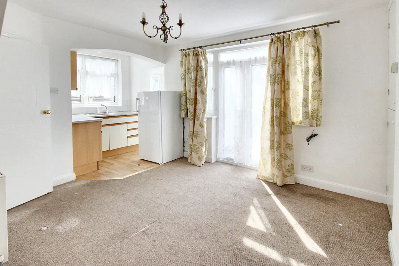 Birch Tree Avenue, West Wickham, West Wickham, BR4 9EJ, photo 2