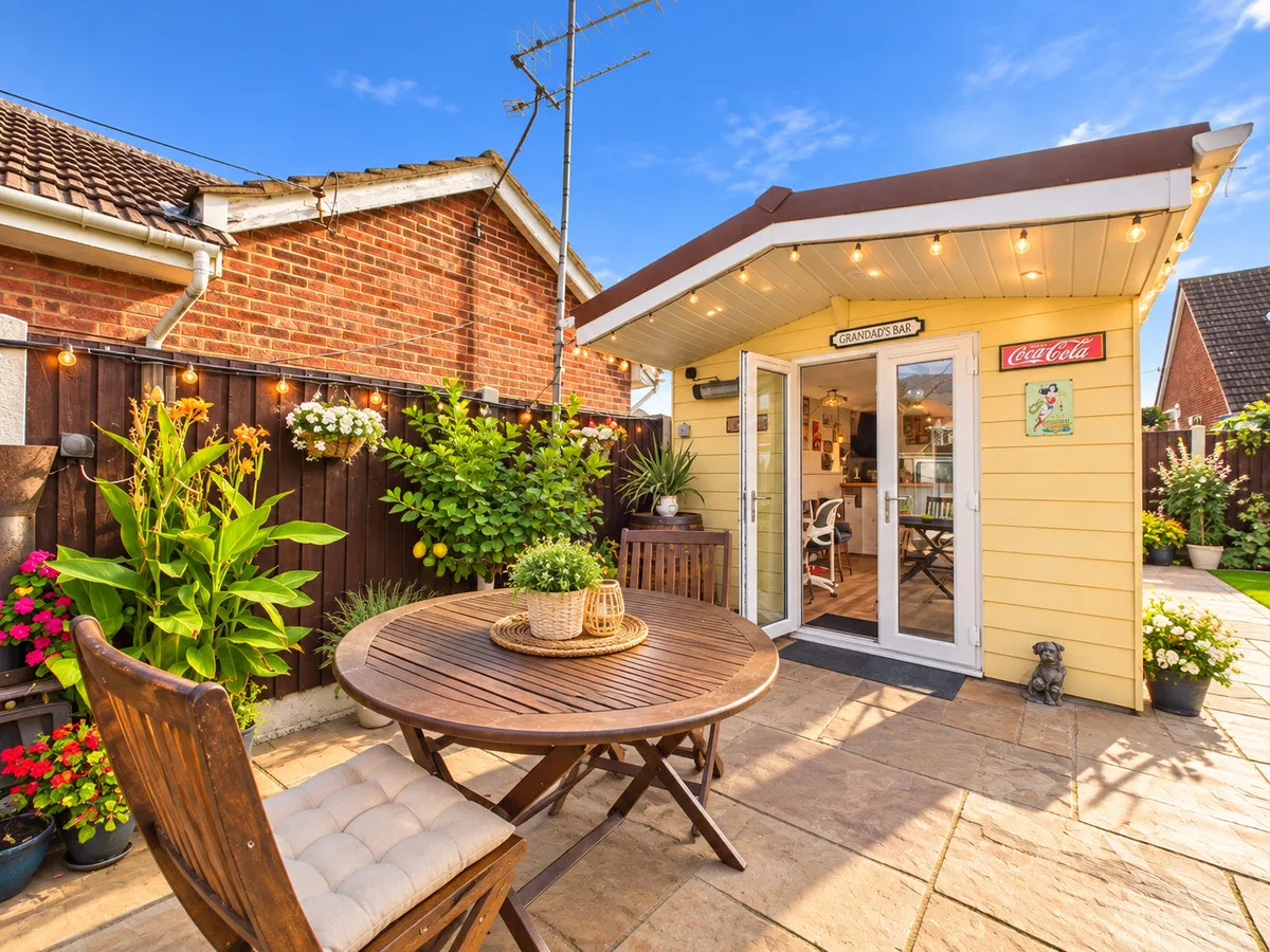 Urmond Road, Canvey Island, SS8, photo 23
