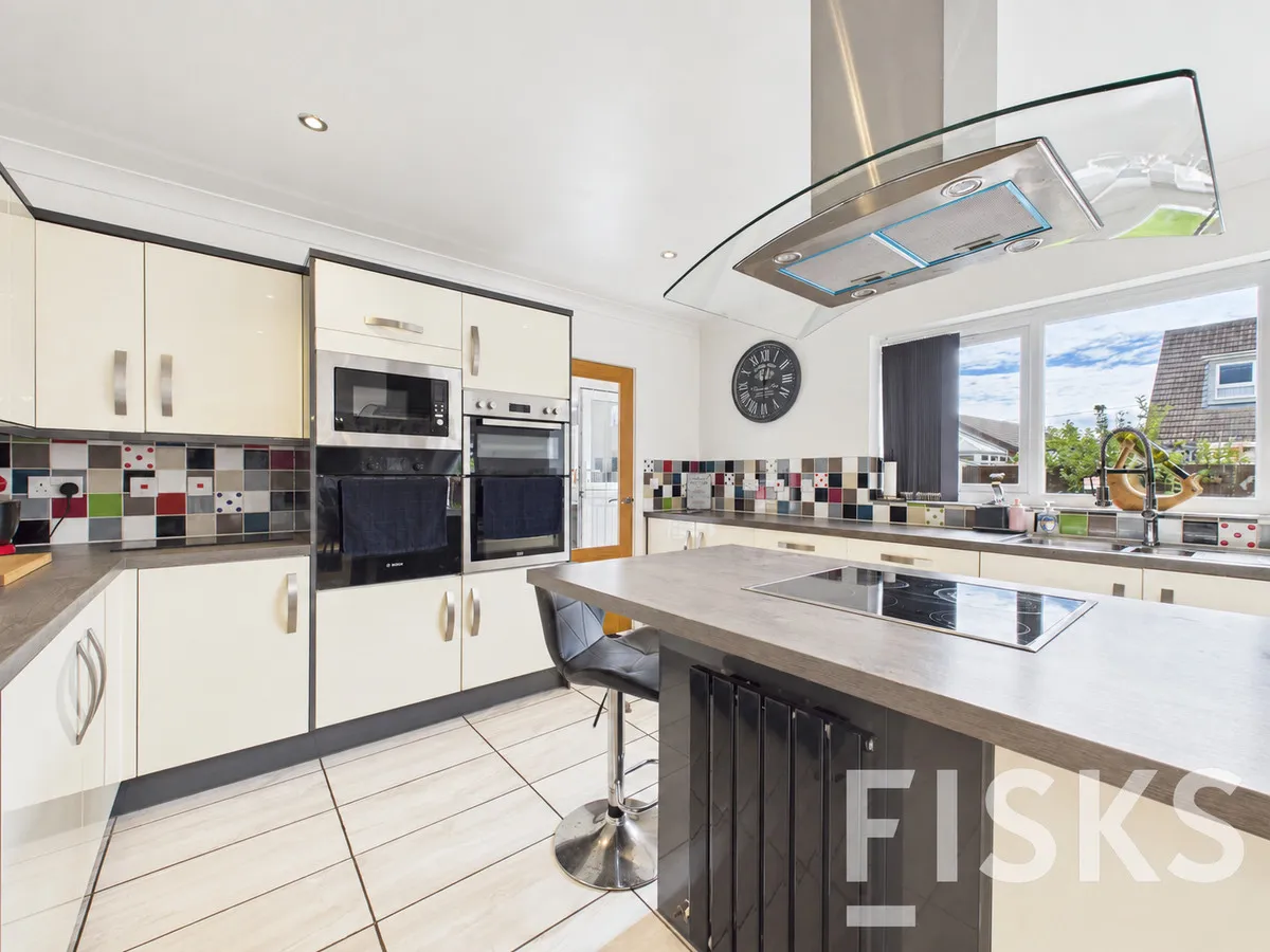 Urmond Road, Canvey Island, SS8, photo 9