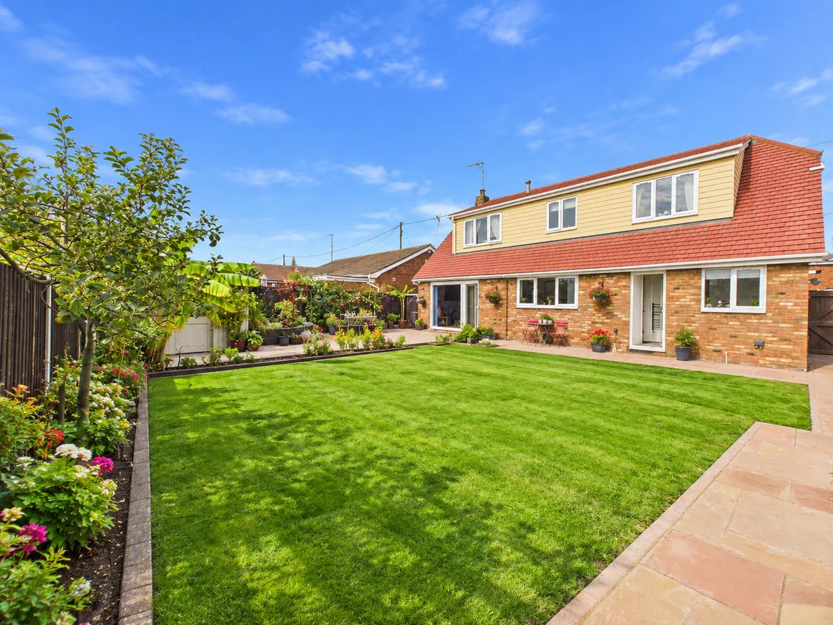 Urmond Road, Canvey Island, SS8, photo 26