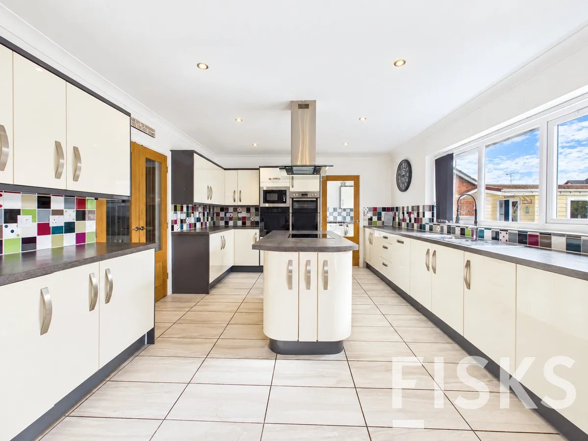 Urmond Road, Canvey Island, SS8, photo 10