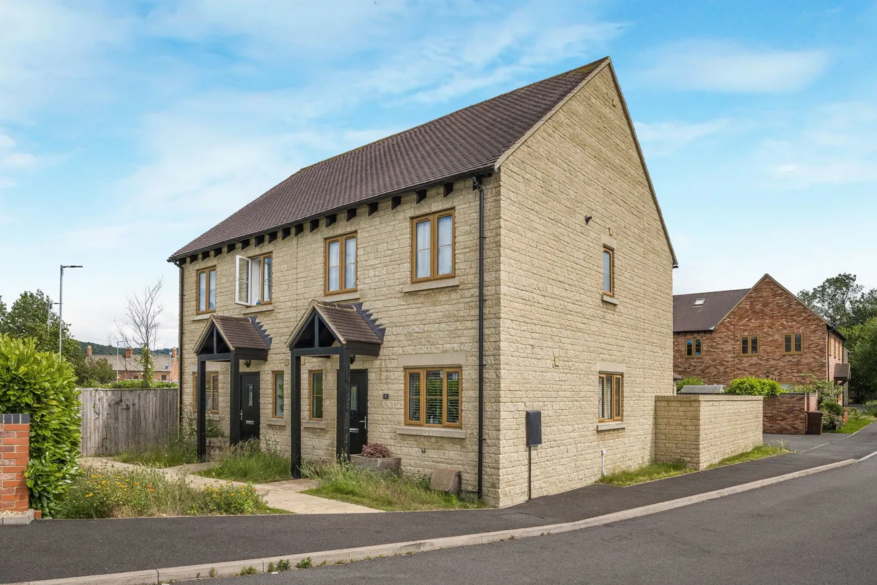4 bed house for sale, Hill View Close, Bishops Cleeve, GL52