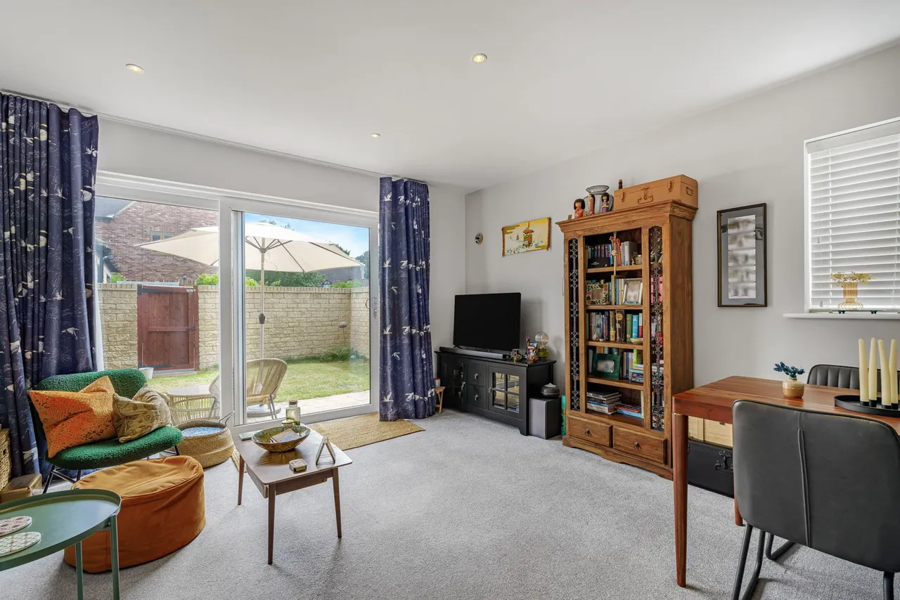 Hill View Close, Bishops Cleeve, GL52, photo 2