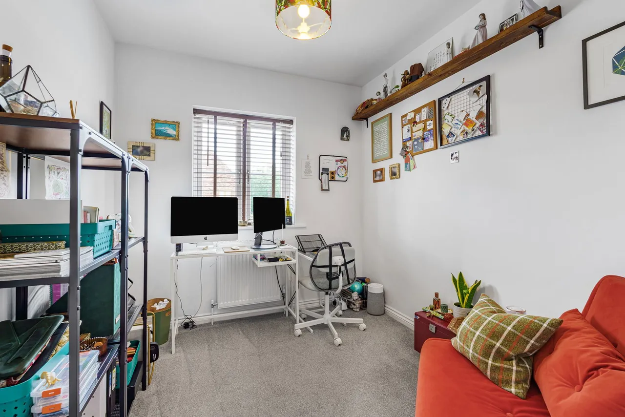 Hill View Close, Bishops Cleeve, GL52, photo 17