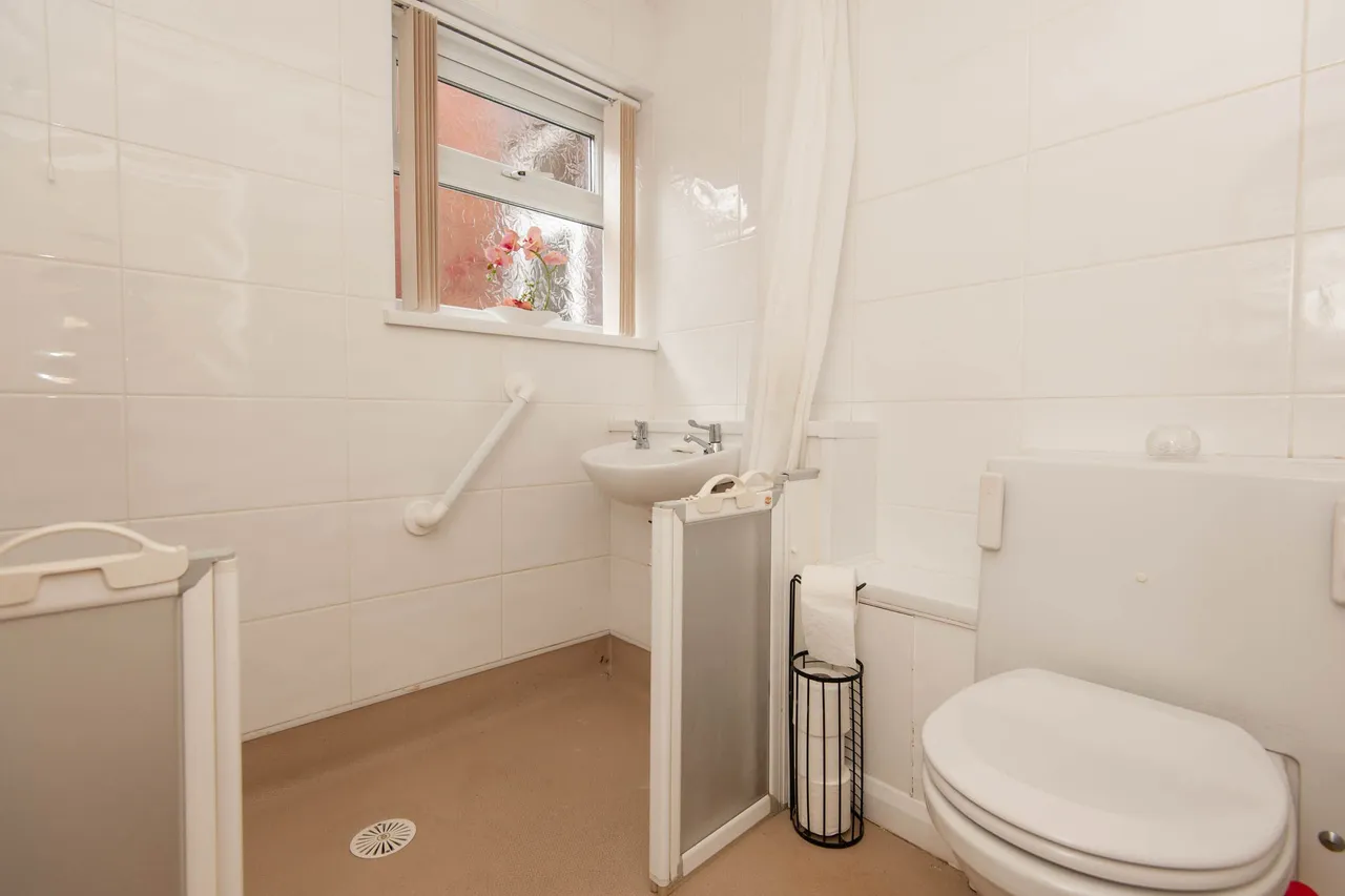 Chatsworth Road, Chesterfield, S40, photo 18