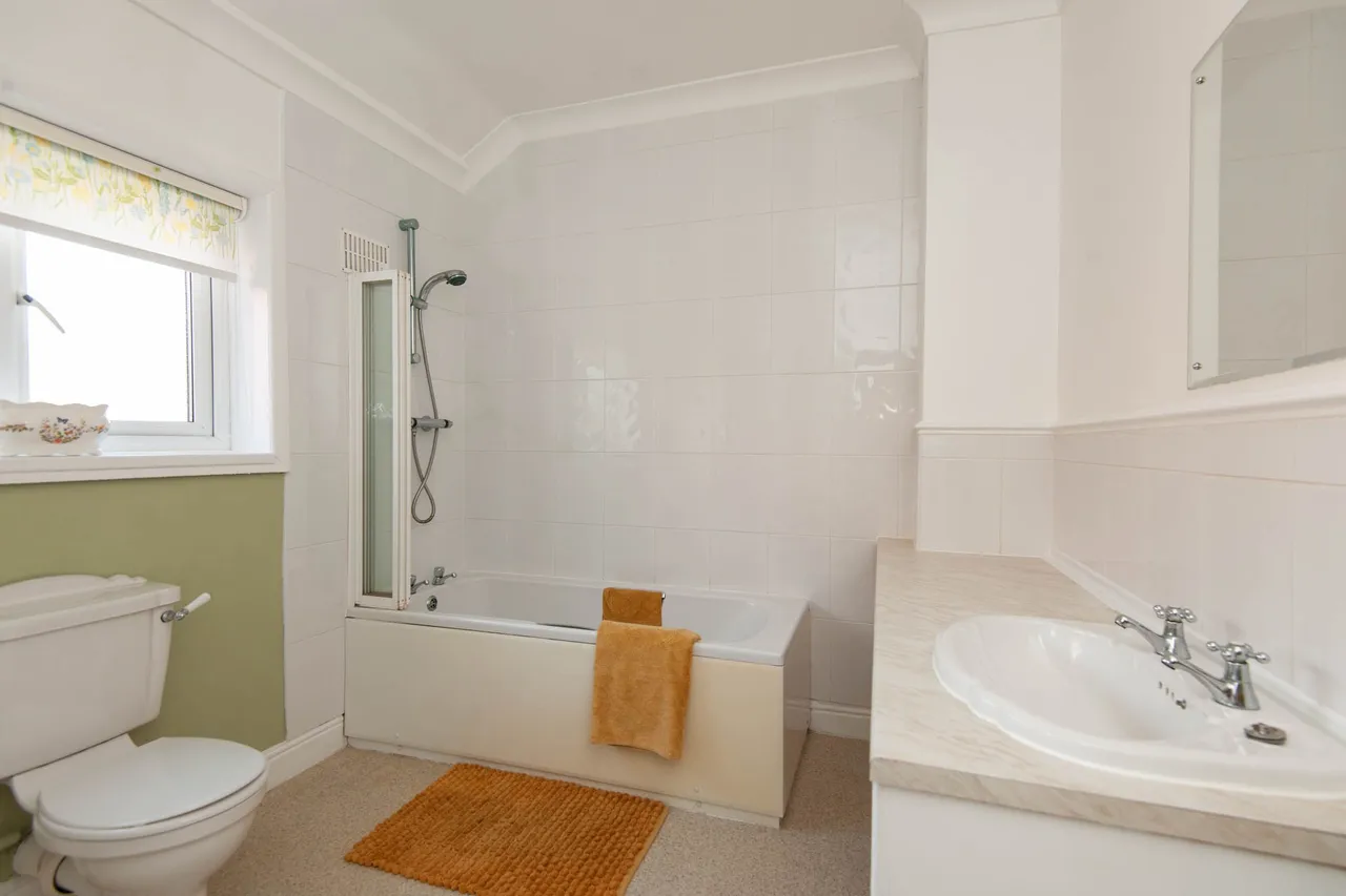 Chatsworth Road, Chesterfield, S40, photo 17