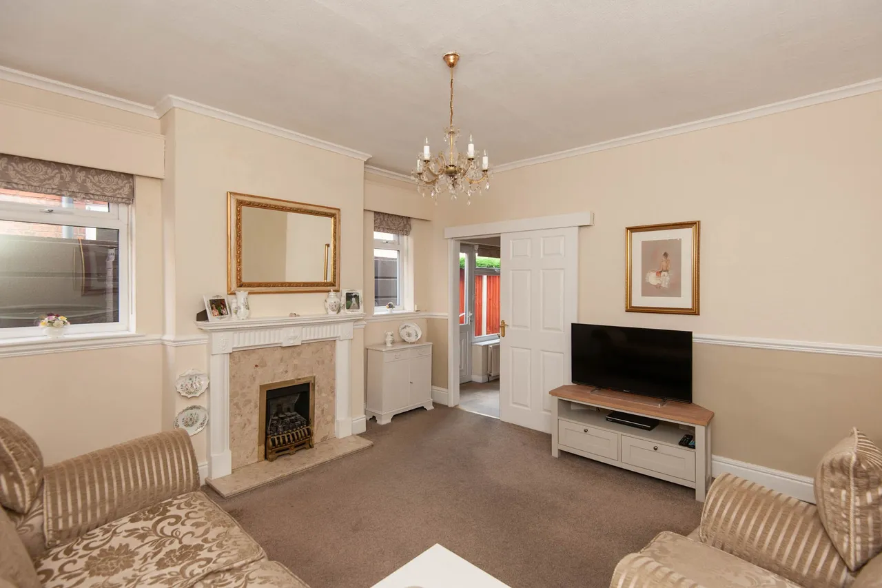 Chatsworth Road, Chesterfield, S40, photo 9