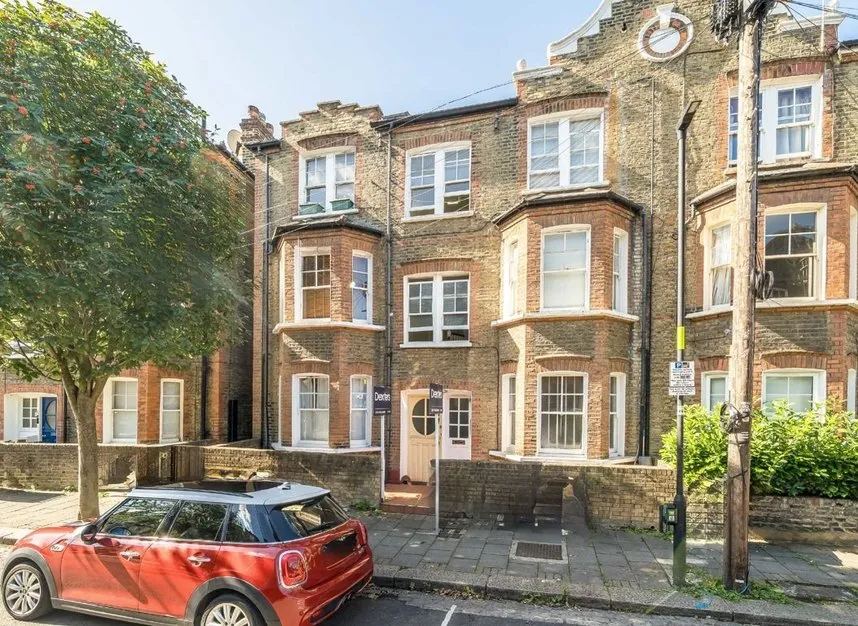 2 bed flat to rent, Cato Road, Clapham, SW4