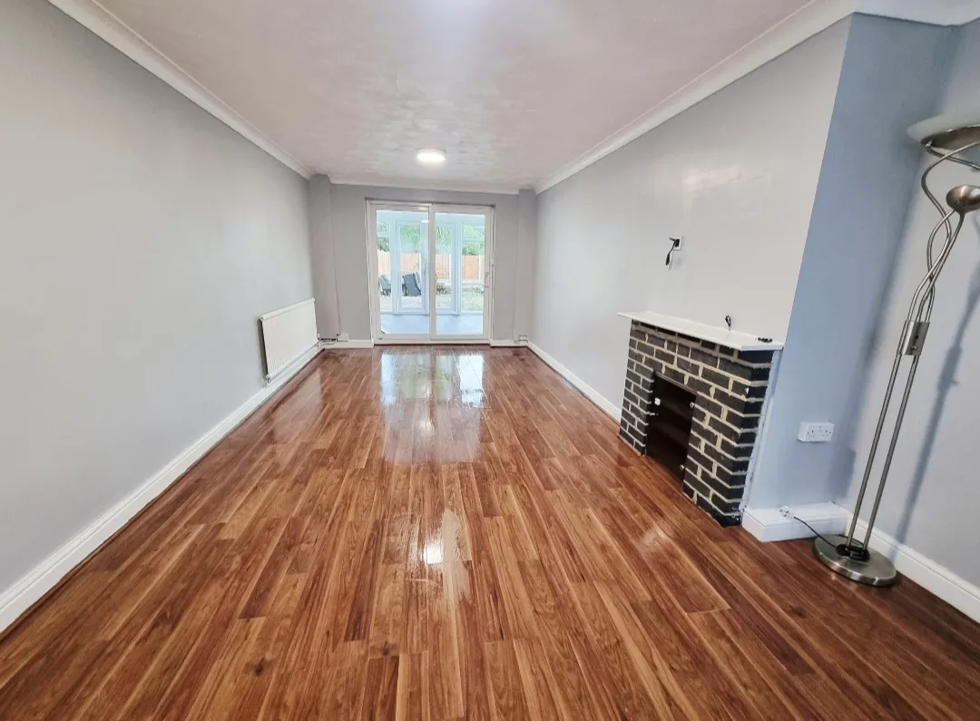 3 bed property to rent — Baddeley Close, Stevenage