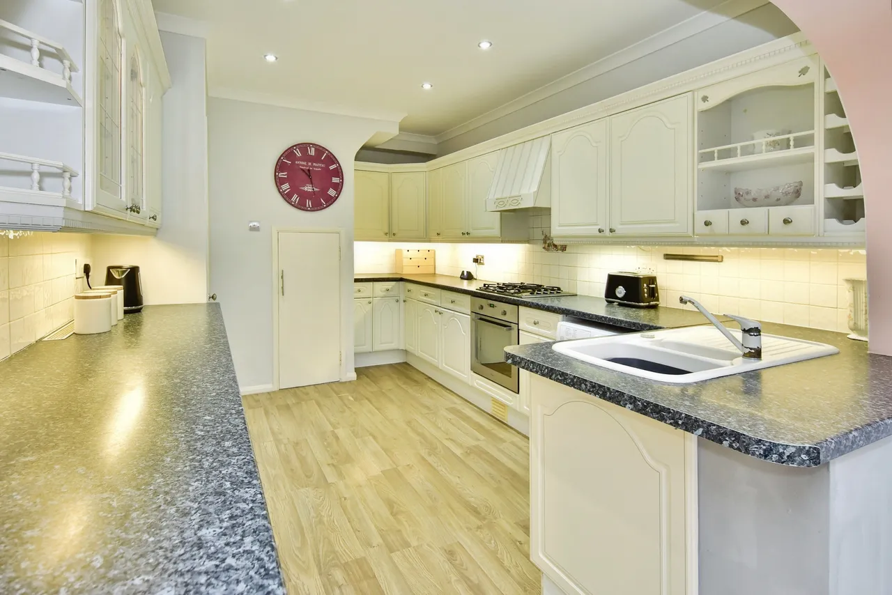 Cheriton Road, Gillingham, ME8, photo 8