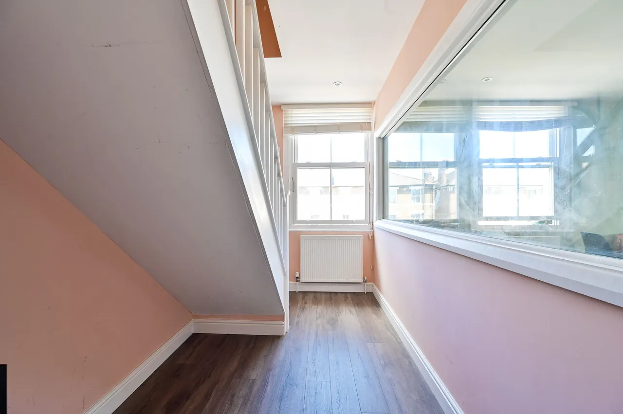 Flat 3, 57 Endwell Road, London, photo 4