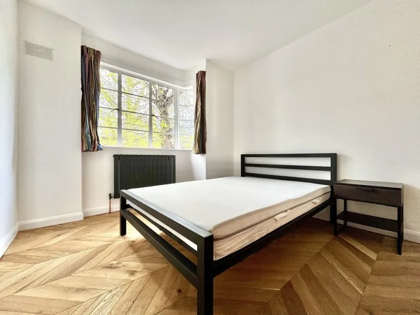 Dukes House, W4, photo 4