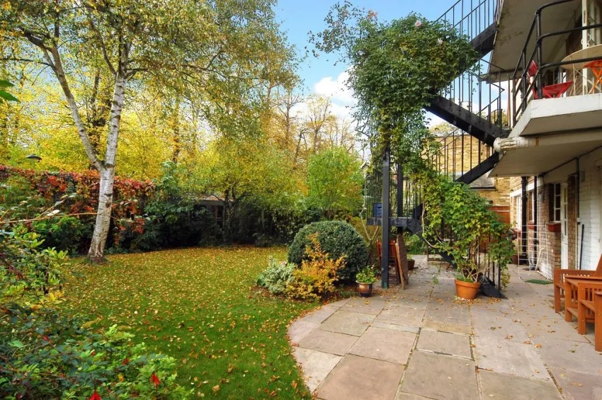 2 bed property to rent, Dukes House, W4