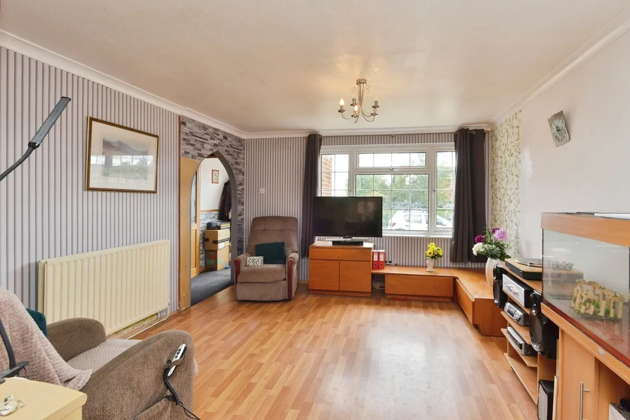 Glebe Road, Deanshanger, Milton Keynes, Northamptonshire, MK19, photo 3