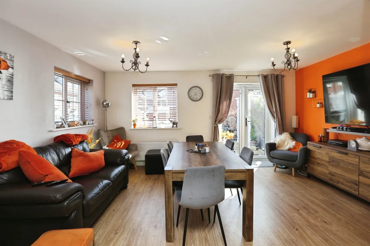 Watson Court, Hedge End, Southampton, photo 5